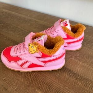 NWT Reebok Peppa Pig Sneakers - toddler SZ 8 with faux fur